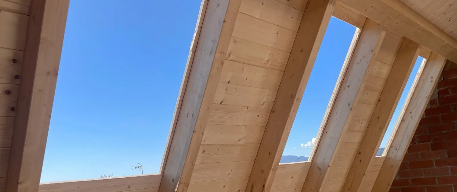 Instalación y Restauración de Cubiertas y Porches de Madera
